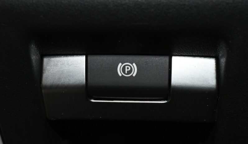 
								2023 Land Rover Defender 110 X-Dynamic SE full									