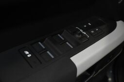 
										2023 Land Rover Defender 110 X-Dynamic SE full									