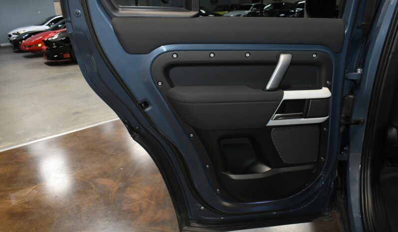 
								2023 Land Rover Defender 110 X-Dynamic SE full									