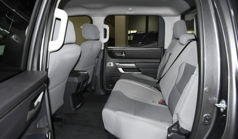 
								2024 Toyota Tundra SR5 full									