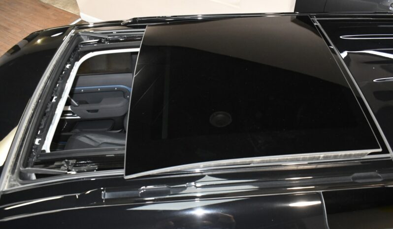 
								2023 Land Rover Defender 110 X-Dynamic SE full									