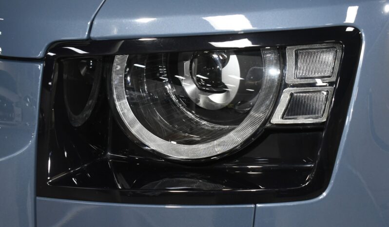 
								2023 Land Rover Defender 110 X-Dynamic SE full									