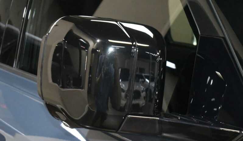 
								2023 Land Rover Defender 110 X-Dynamic SE full									