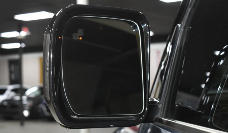 
								2023 Land Rover Defender 110 X-Dynamic SE full									