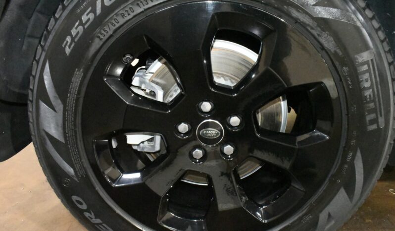 
								2023 Land Rover Defender 110 X-Dynamic SE full									