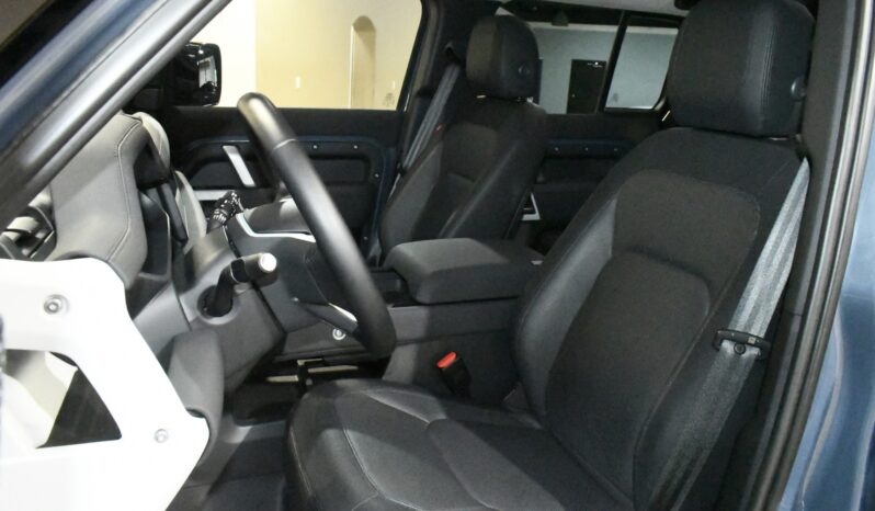 
								2023 Land Rover Defender 110 X-Dynamic SE full									