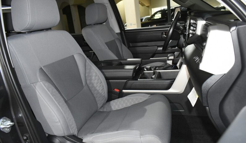 
								2024 Toyota Tundra SR5 full									