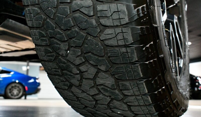 
								2025 GMC Sierra 1500 AT4 full									