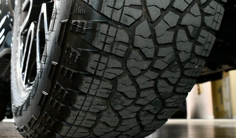 
								2025 GMC Sierra 1500 AT4 full									